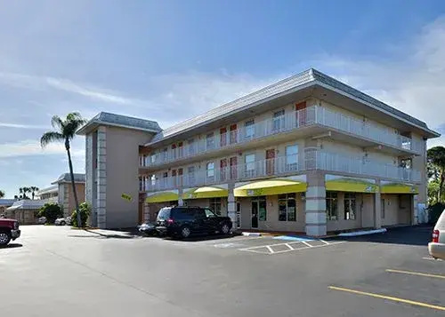 photo 1 of Days Inn