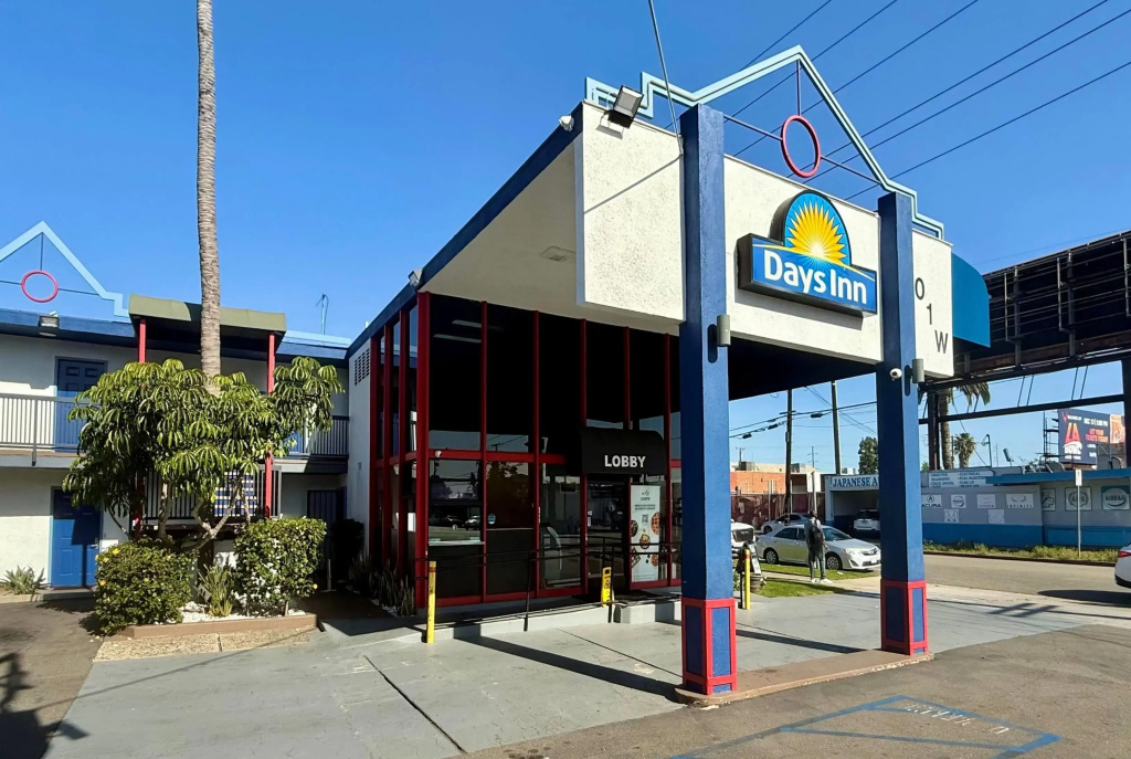 photo 1 of Days Inn by Wyndham Los Angeles LAX Airport/Stadium Area