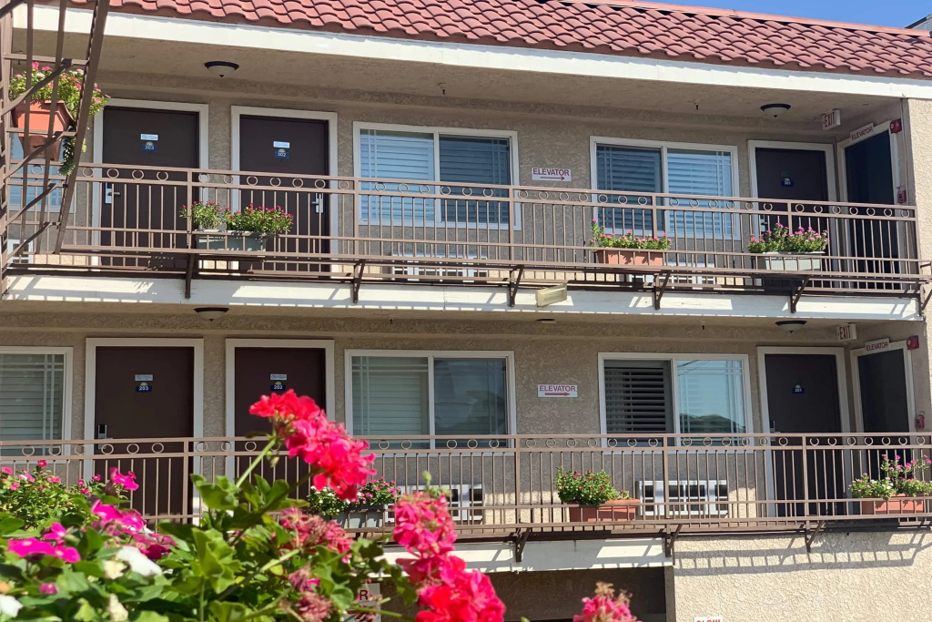 photo 1 of Days Inn by Wyndham Alhambra CA