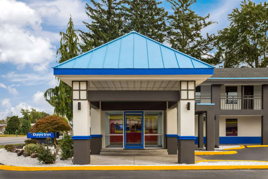 photo 1 of Days Inn & Suites by Wyndham Albany
