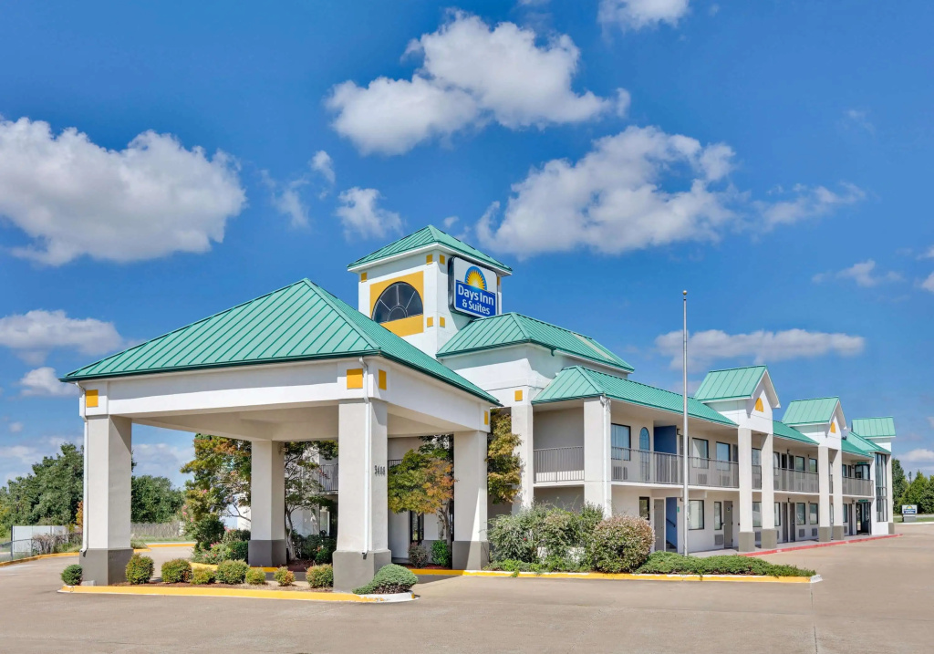 photo 1 of Days Inn & Suites by Wyndham Bentonville