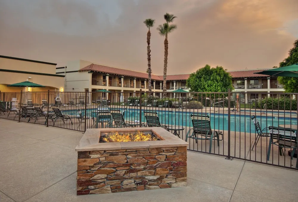 photo 1 of Days Inn And Suites Scottsdale North