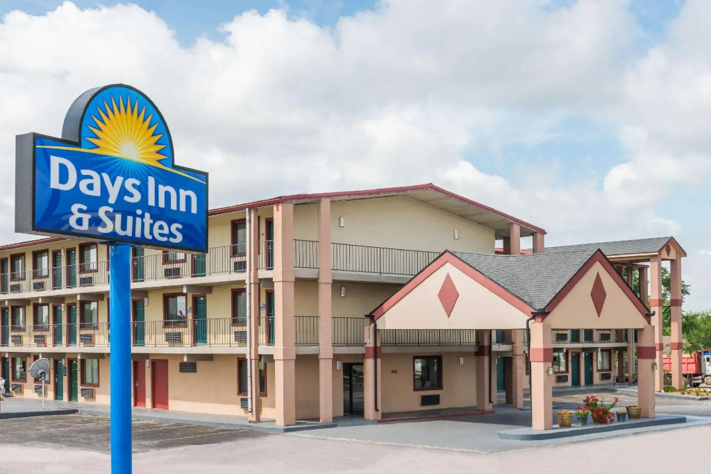 photo 1 of Days Inn & Suites by Wyndham Springfield on I-44