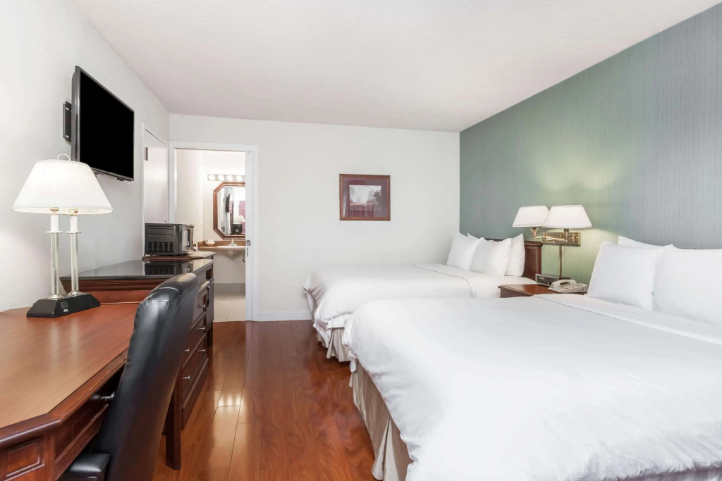 photo 1 of Days Inn & Suites by Wyndham Sunnyvale