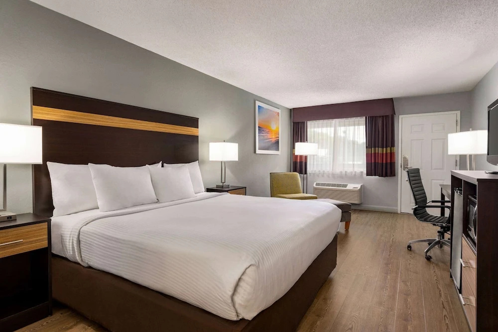 photo 1 of Days Inn Anderson