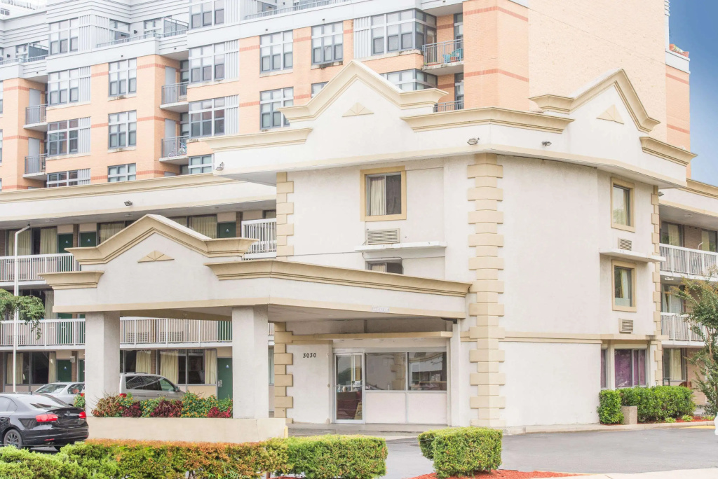 photo 1 of Days Inn by Wyndham Arlington Pentagon