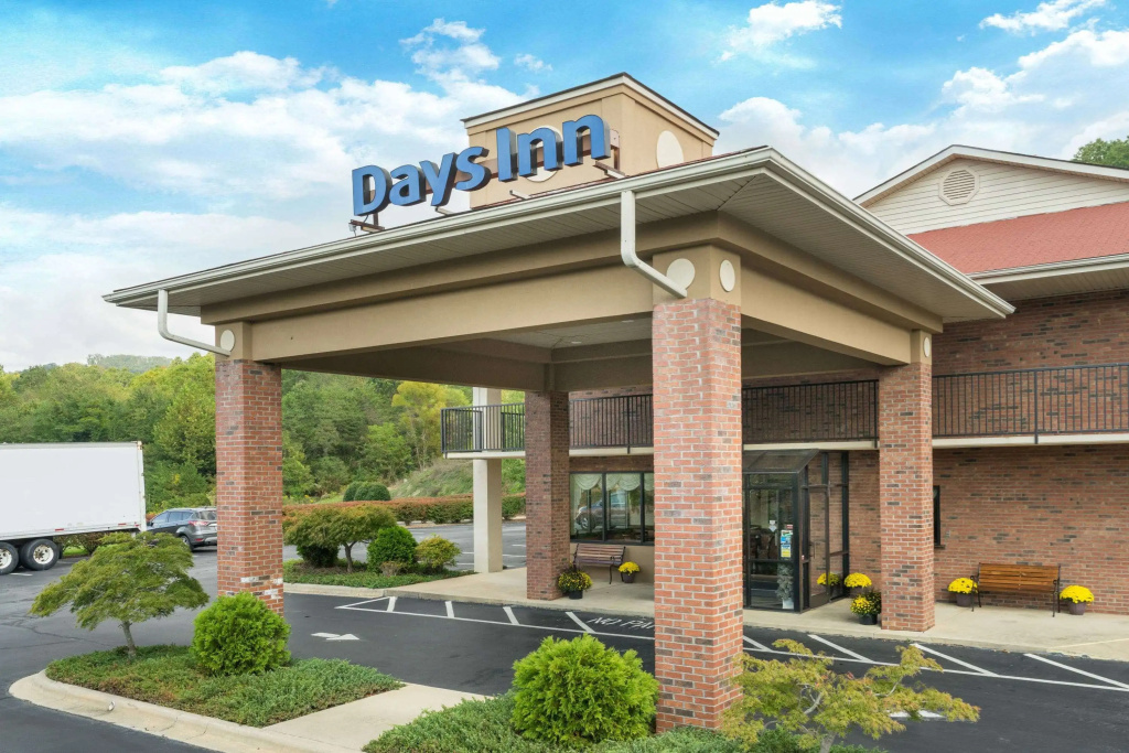 photo 1 of Days Inn by Wyndham Asheville Downtown North