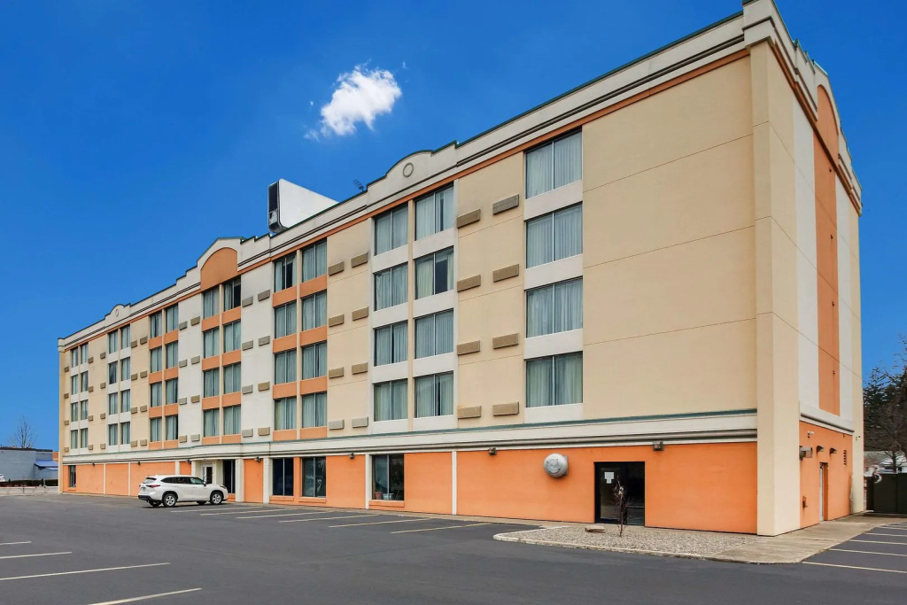 photo 1 of Finger Lakes Inn & Suites
