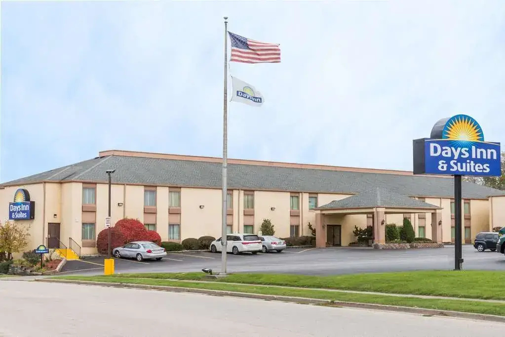 photo 1 of Days Inn Bloomington Normal