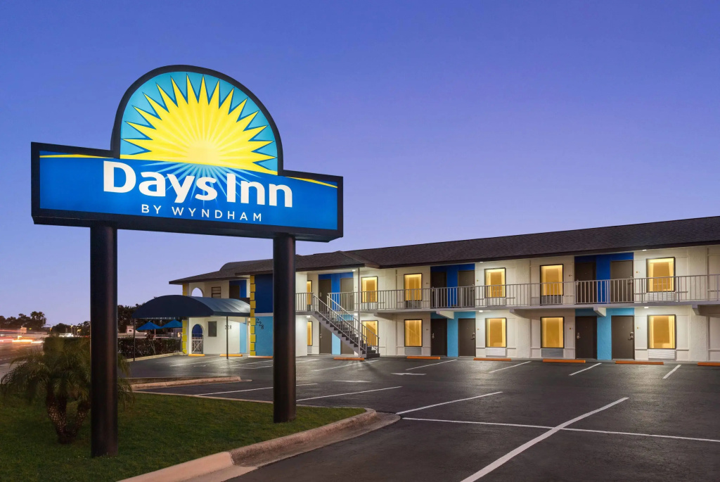 photo 1 of Days Inn by Wyndham Apopka/Orlando