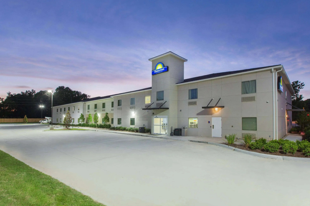 photo 1 of Days Inn by Wyndham Baton Rouge Airport