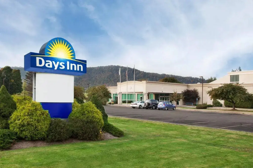 photo 1 of Days Inn by Wyndham Warren