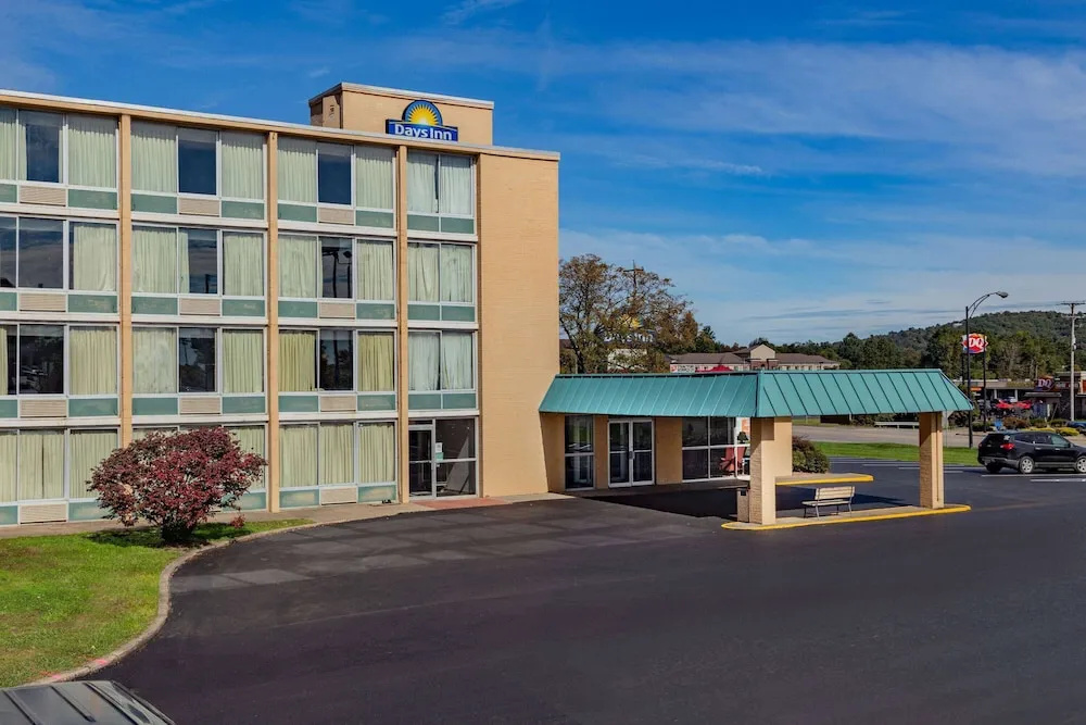 photo 1 of Days Inn Cambridge