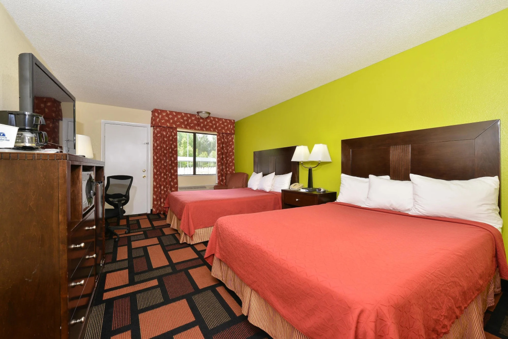 photo 1 of Americas Best Value Inn Canton, NC