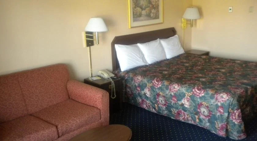 photo 1 of Days Inn-Charlotte Center City