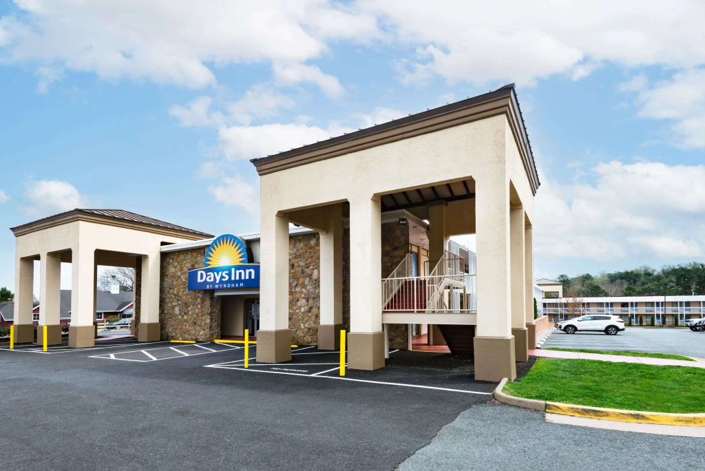 photo 1 of Days Inn by Wyndham Charlottesville/University Area