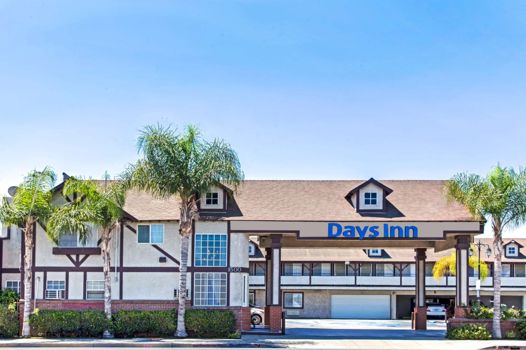 photo 1 of Cabana Inn & Suites