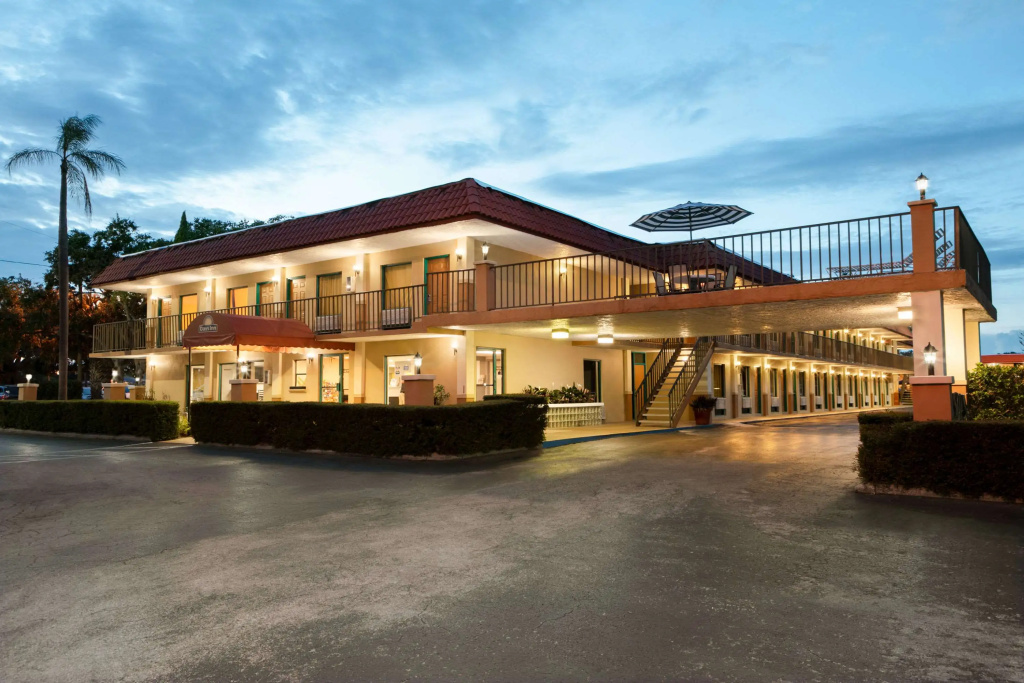 photo 1 of Days Inn by Wyndham Clearwater/Gulf to Bay