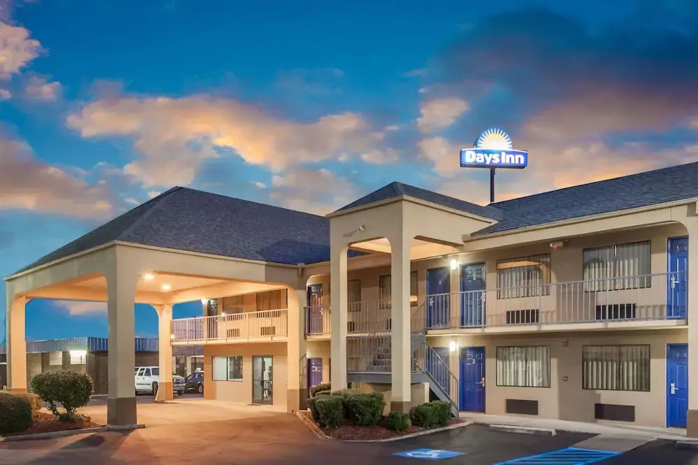 photo 1 of Days Inn Clinton