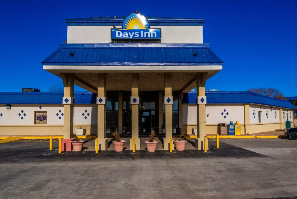 photo 1 of Days Inn by Wyndham Clinton