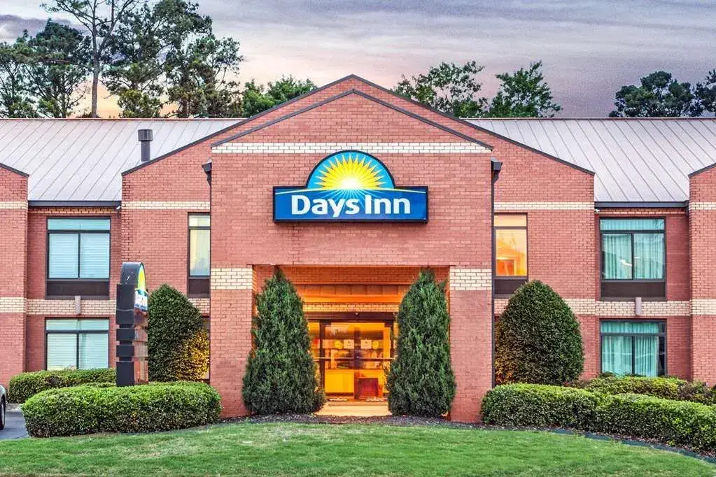 photo 1 of Days Inn College Park/Atlanta /Airport South