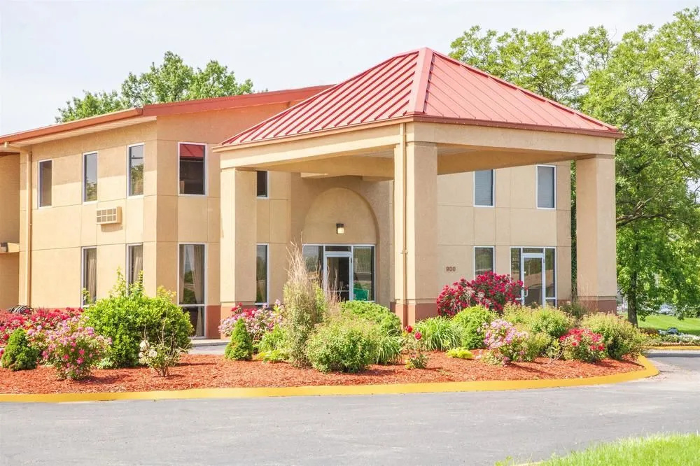 photo 1 of Days Inn Columbia I-70