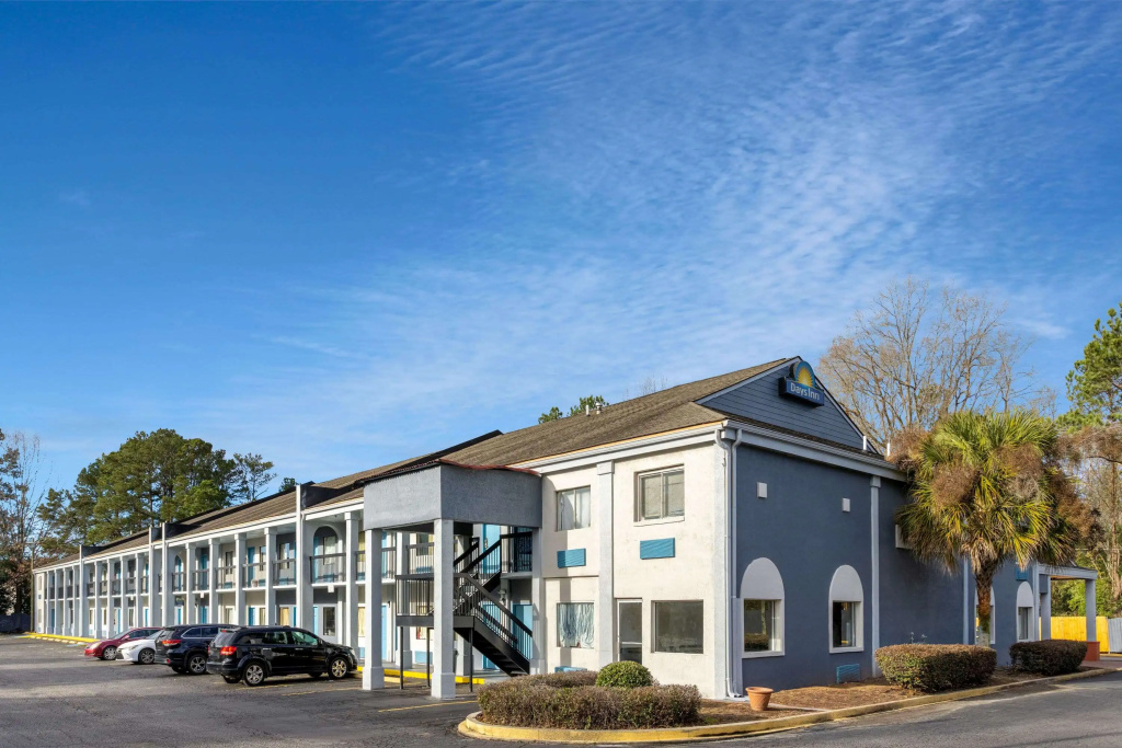 photo 1 of Days Inn by Wyndham Columbia
