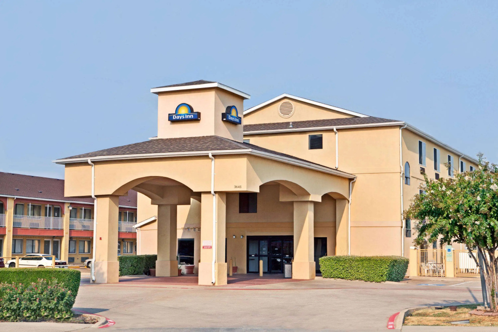 photo 1 of Days Inn by Wyndham Dallas Garland West