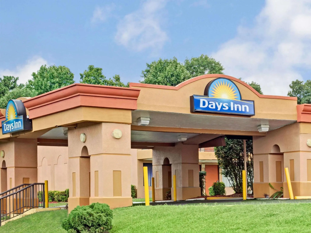 photo 1 of Royal Inn