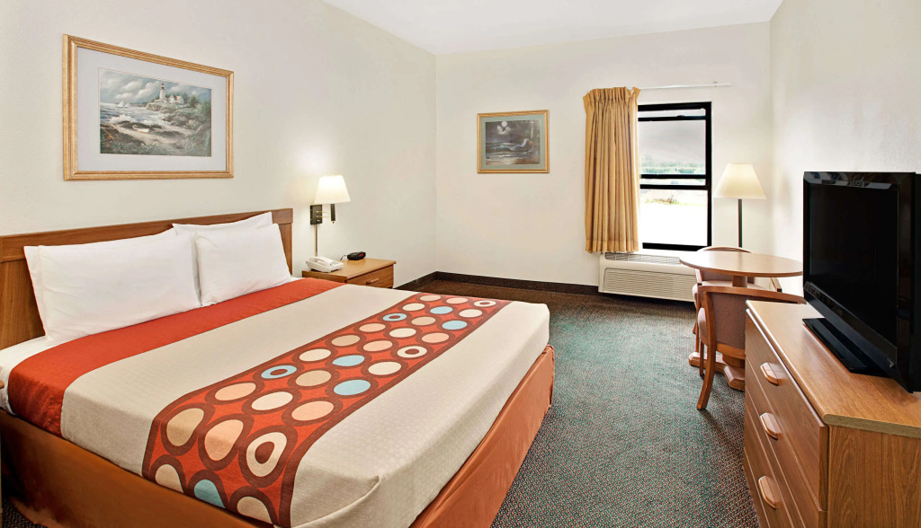 photo 1 of Days Inn Fayetteville