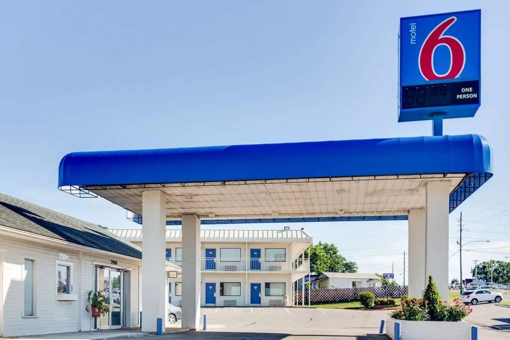 photo 1 of Days Inn Fayetteville