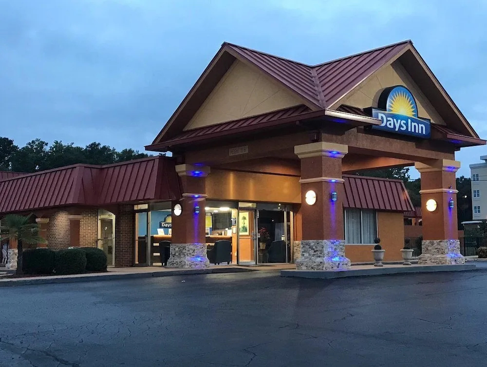 photo 1 of Days Inn Forsyth