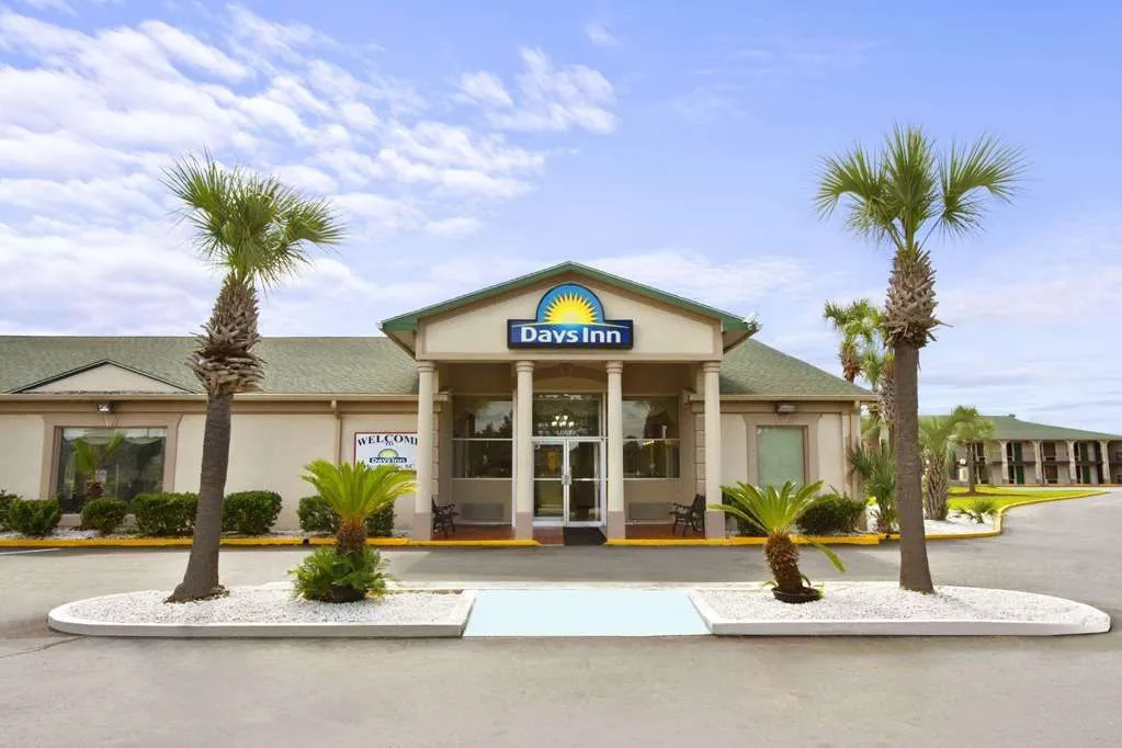 photo 1 of Days Inn Hardeeville Interstate Highway 95 State Line