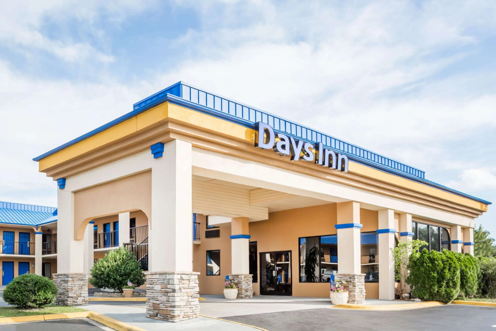 photo 1 of Days Inn by Wyndham Hendersonville