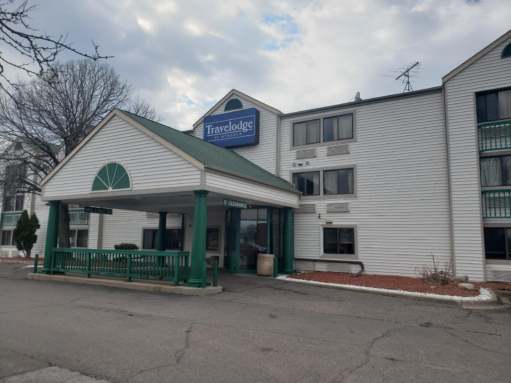 photo 1 of Travelodge by Wyndham Brooklyn Center