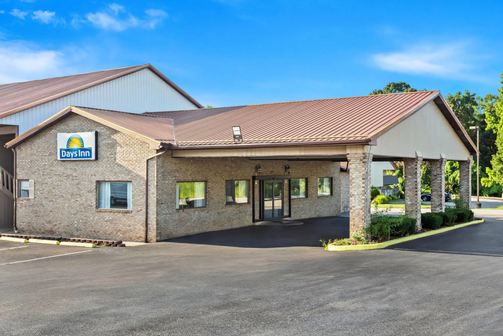 photo 1 of Days Inn by Wyndham Huntington