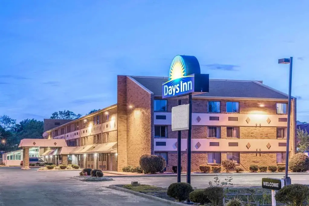 photo 1 of Days Inn Hurstbourne