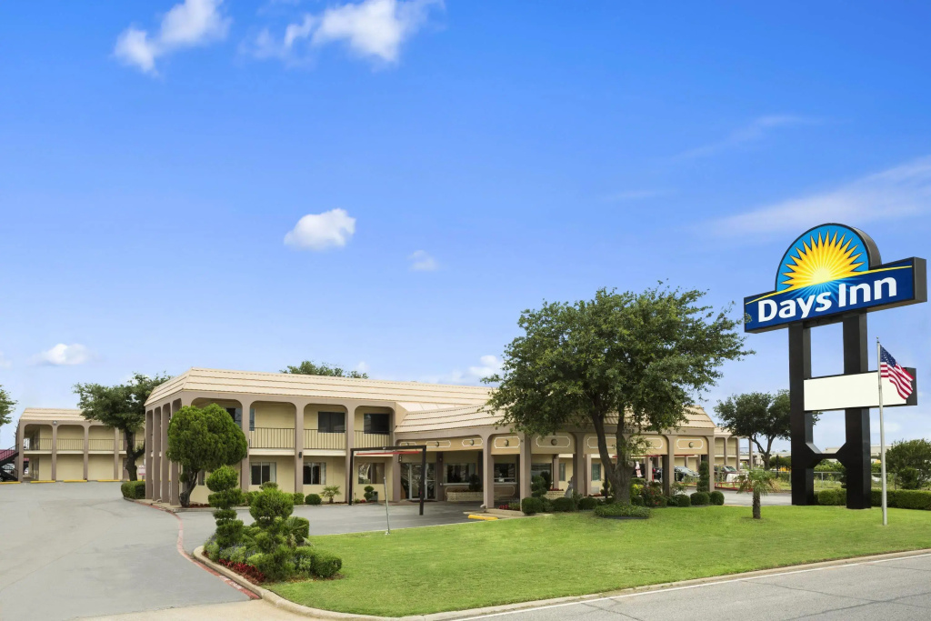 photo 1 of Days Inn by Wyndham Dallas Irving