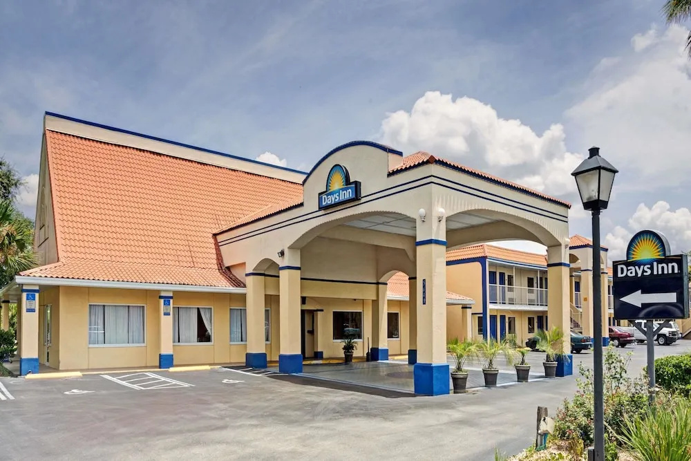 photo 1 of Days Inn by Wyndham Jacksonville South Memorial Hospital