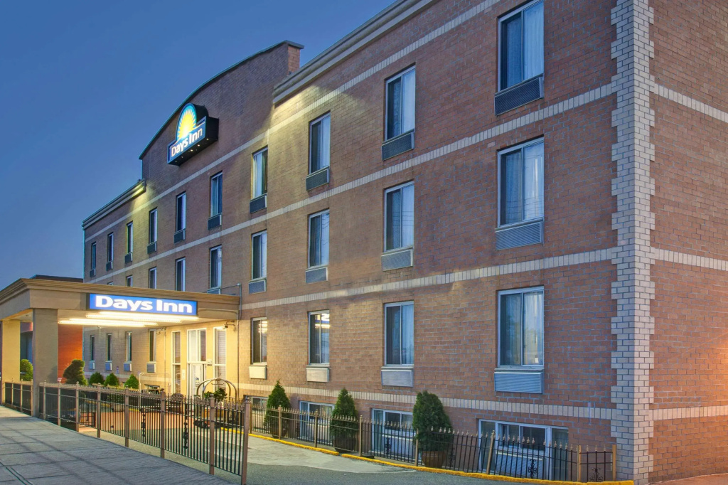photo 1 of Days Inn by Wyndham Jamaica / JFK Airport