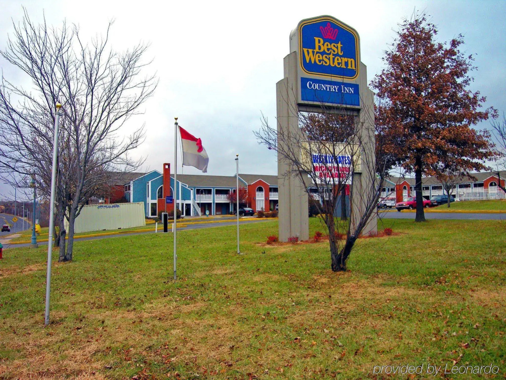 photo 1 of Days Inn Kansas City, MO Near Worlds of Fun