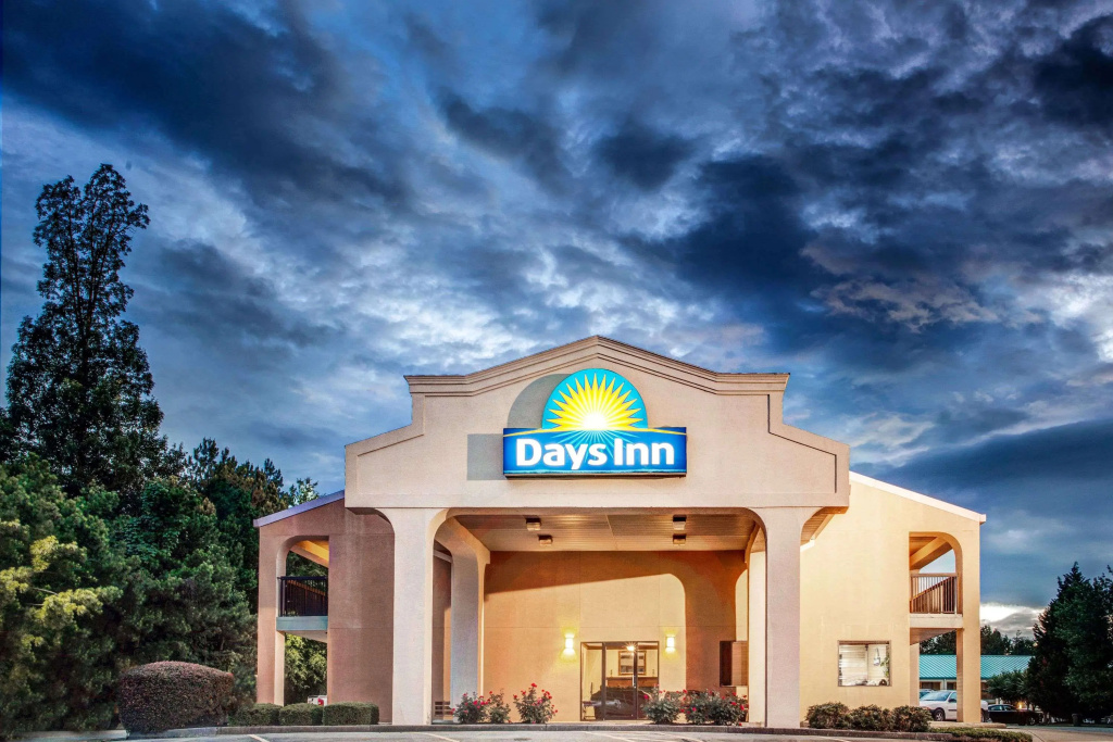 photo 1 of Days Inn by Wyndham Kennesaw