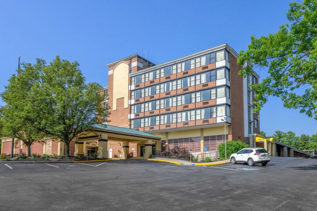 photo 1 of Clarion Hotel Lebanon-Hershey East