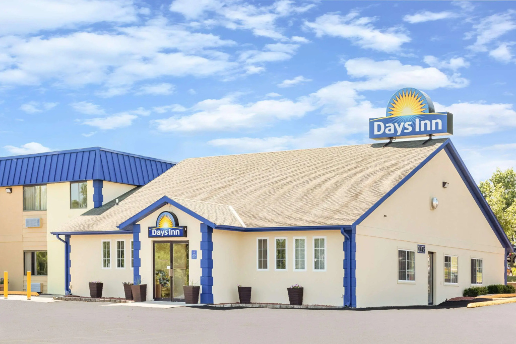 photo 1 of Days Inn by Wyndham Des Moines Merle Hay