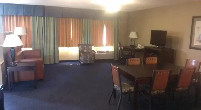 photo 1 of Days Inn Mesa Country Club