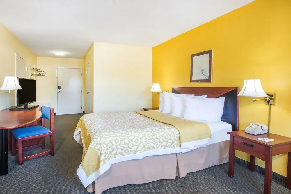 photo 1 of Days Inn By Wyndham Milan Sandusky South