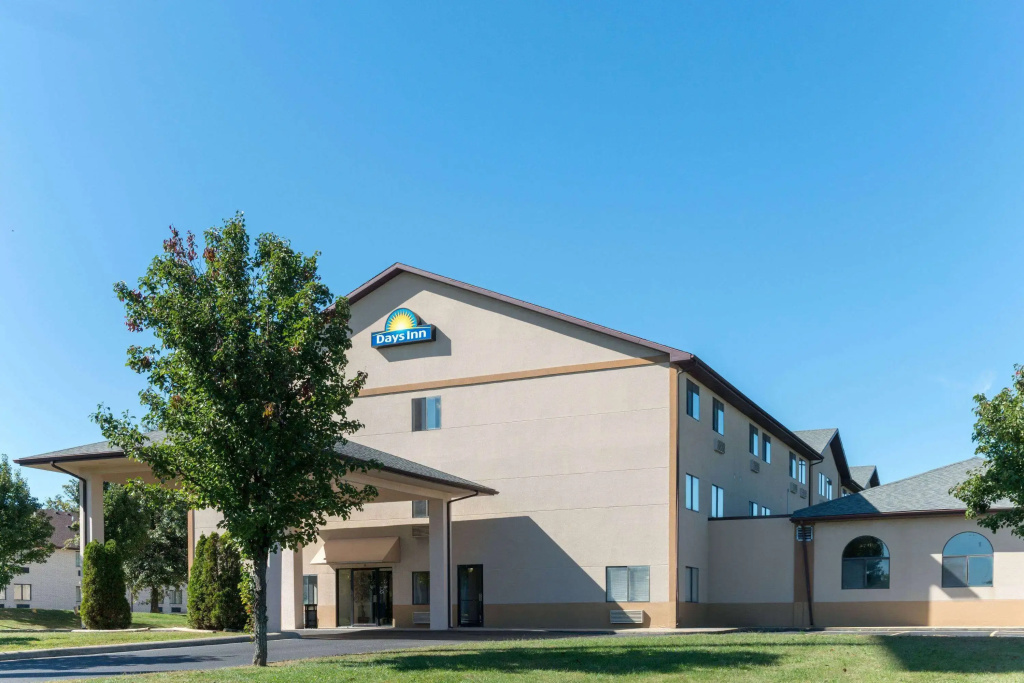 photo 1 of Days Inn by Wyndham Mount Vernon