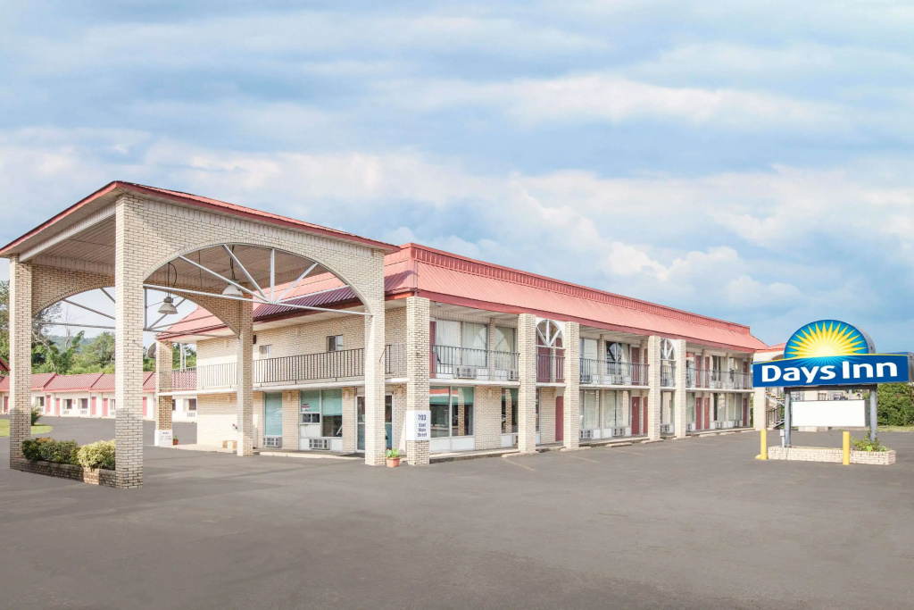 photo 1 of Days Inn by Wyndham Mountain View