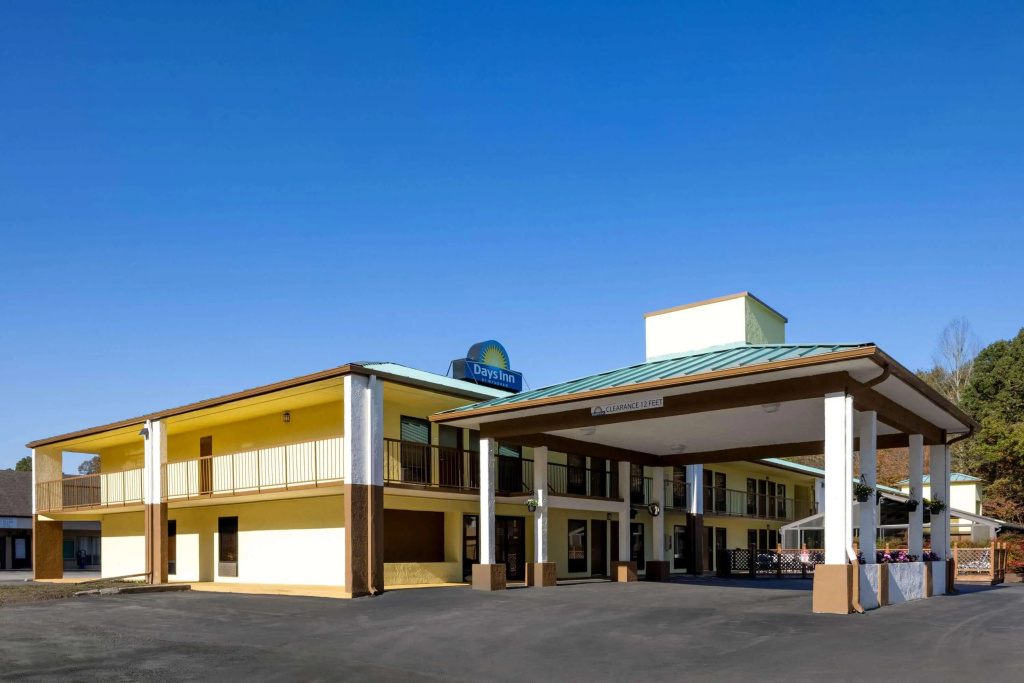 photo 1 of Days Inn by Wyndham Murphy