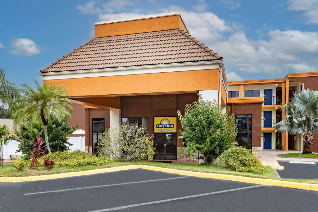 photo 1 of Days Inn by Wyndham N Orlando/Casselberry